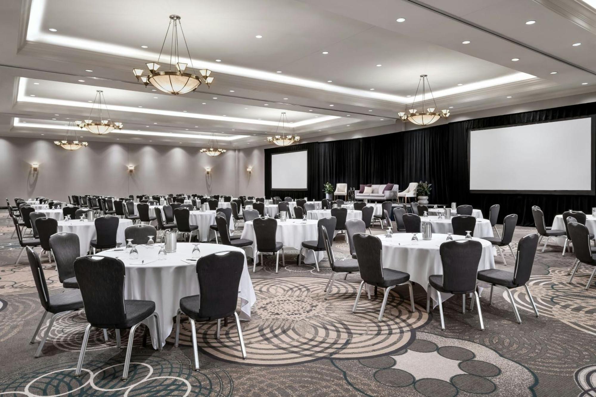 Sheraton Toronto Airport Hotel & Conference Centre Exterior foto